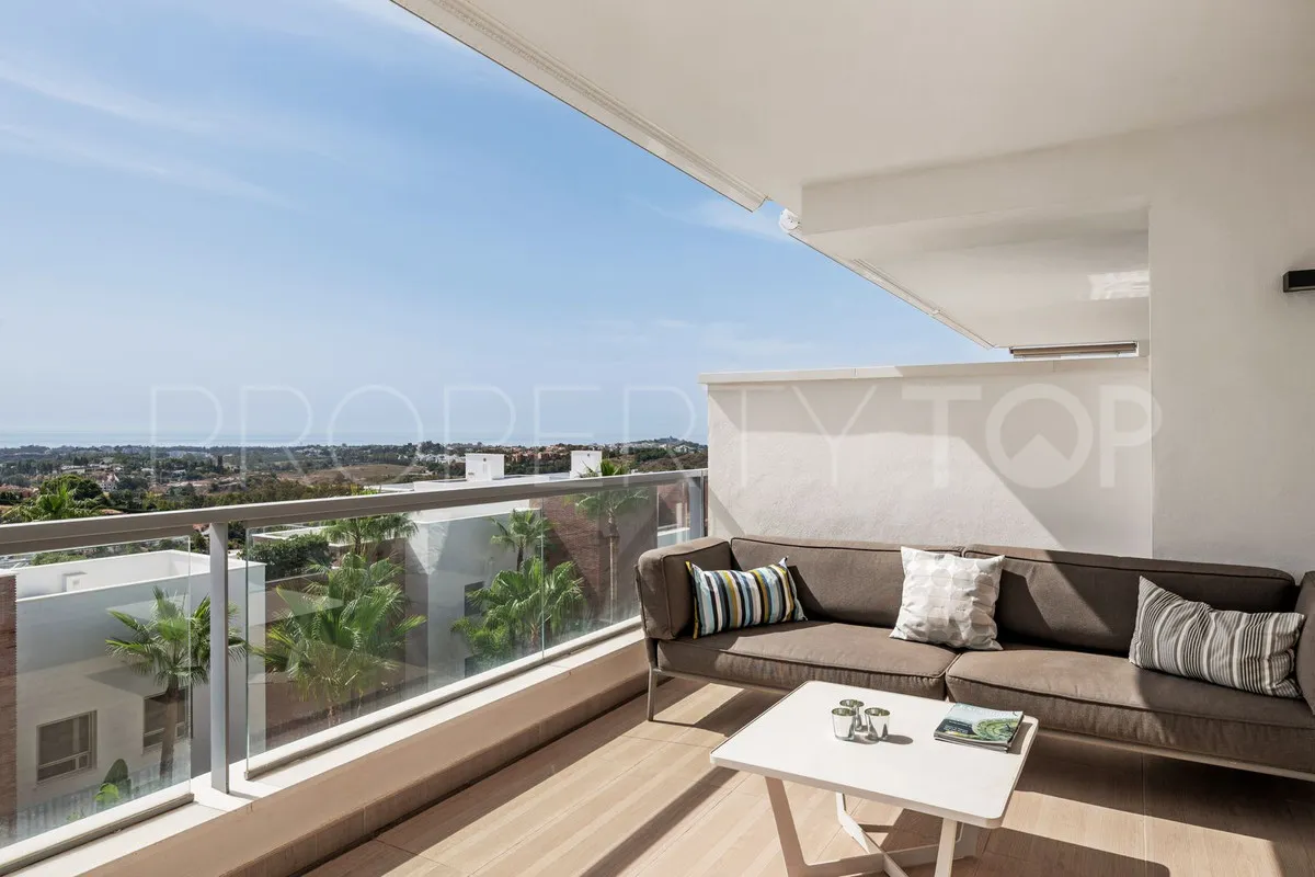 For sale apartment in Benahavis with 2 bedrooms