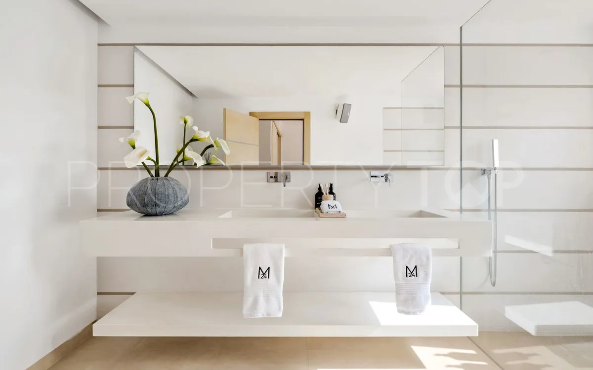 Villa for sale in Marbella City