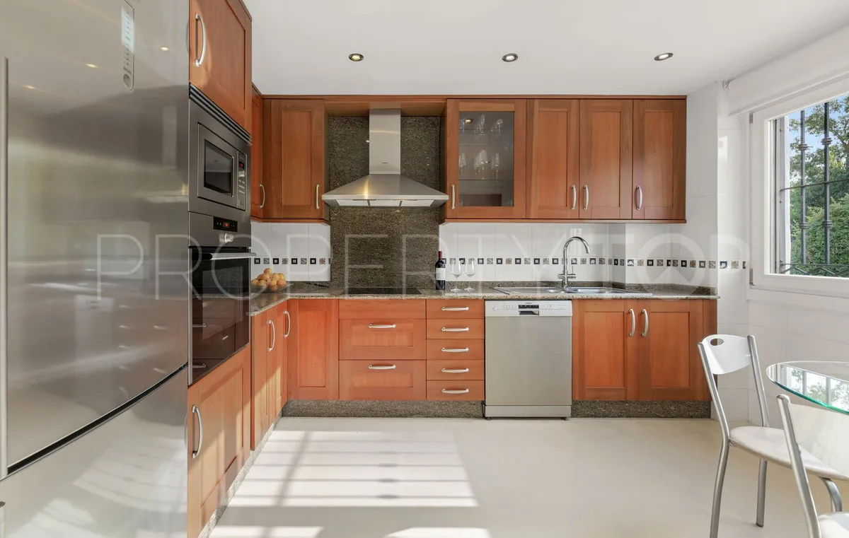 Villa for sale in Marbella City