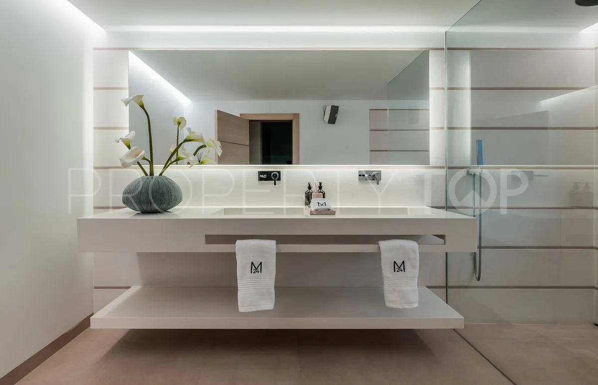 Villa for sale in Marbella City