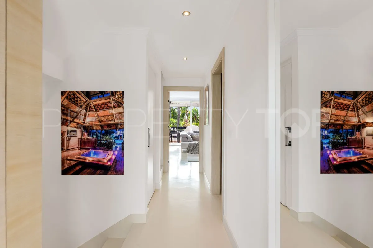 Villa for sale in Marbella City