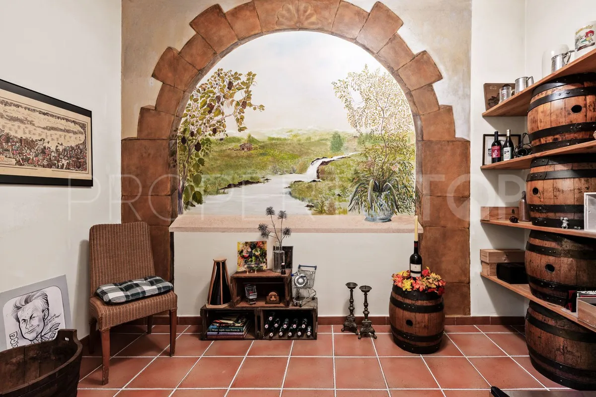 Buy villa with 5 bedrooms in Sierra Blanca
