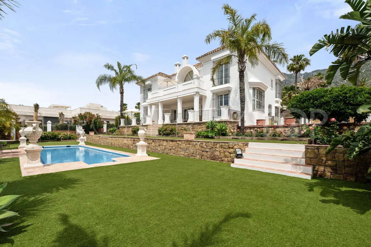 Buy villa with 5 bedrooms in Sierra Blanca