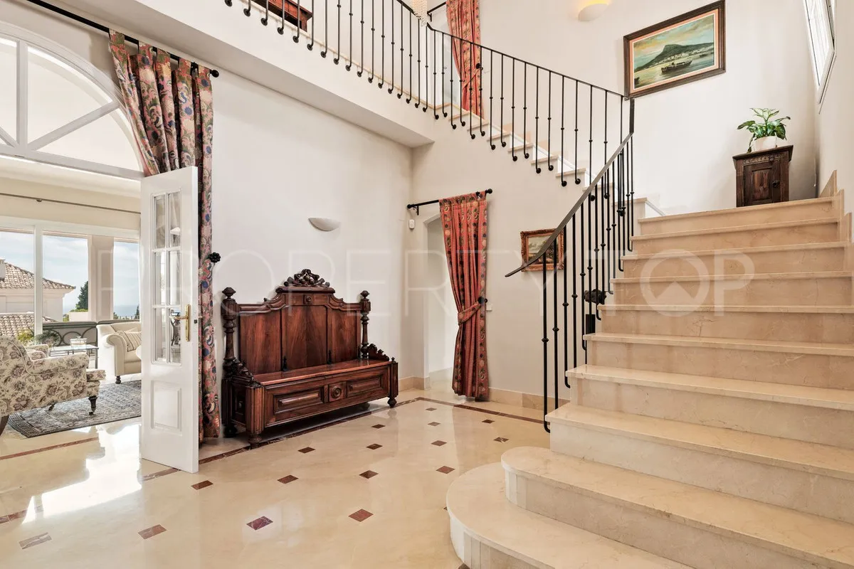 Buy villa with 5 bedrooms in Sierra Blanca