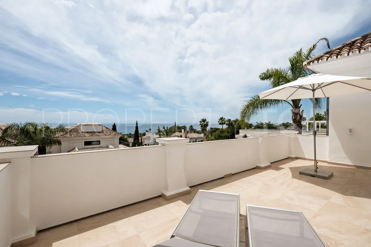 Buy villa with 5 bedrooms in Sierra Blanca