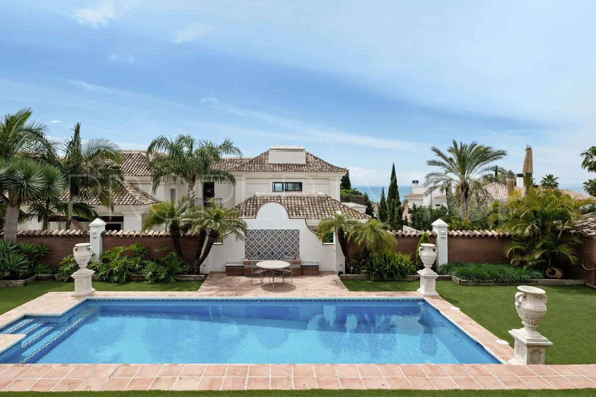 Buy villa with 5 bedrooms in Sierra Blanca