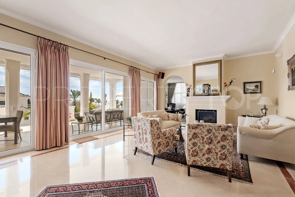 Buy villa with 5 bedrooms in Sierra Blanca