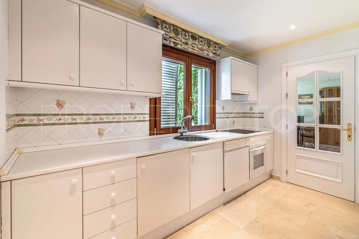 Villa en venta de 4 dormitorios en New Golden Mile