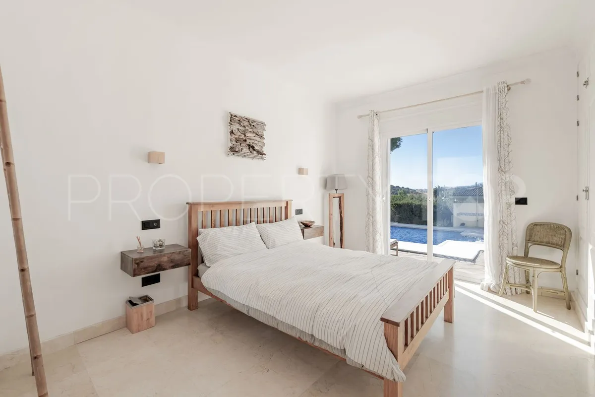 For sale villa in El Paraiso