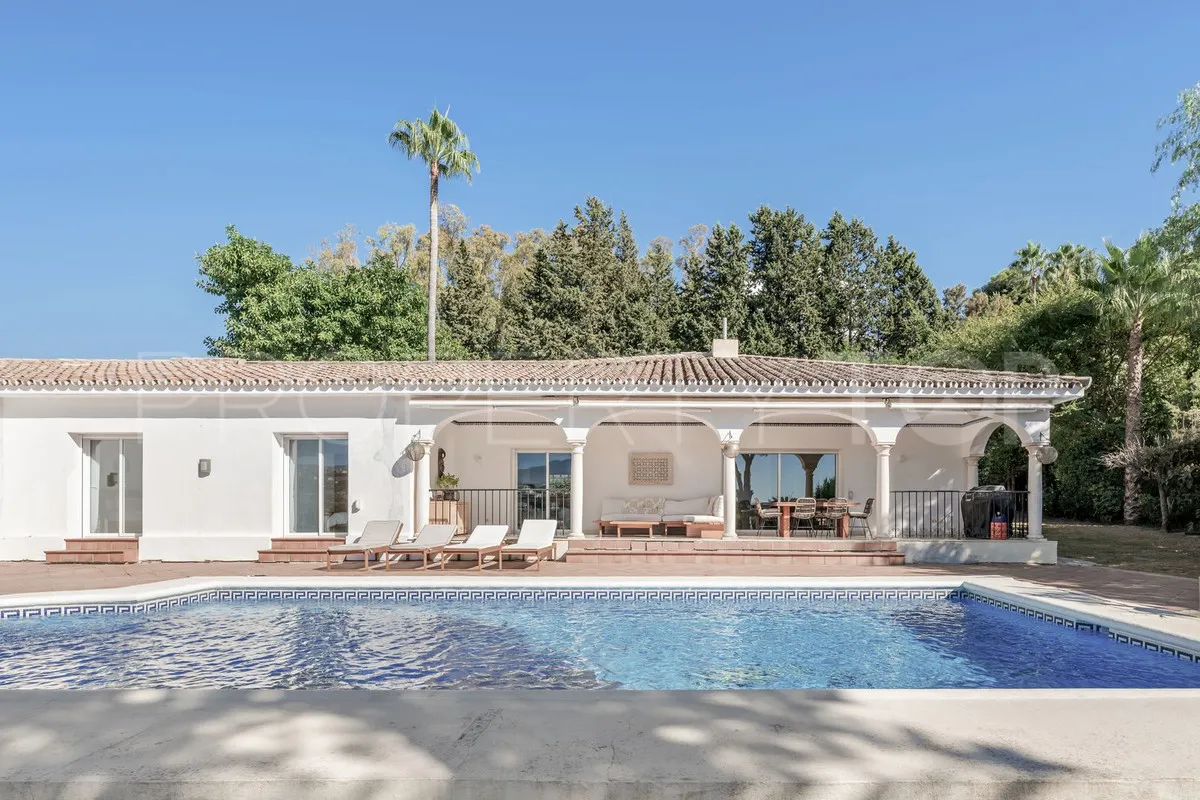 For sale villa in El Paraiso