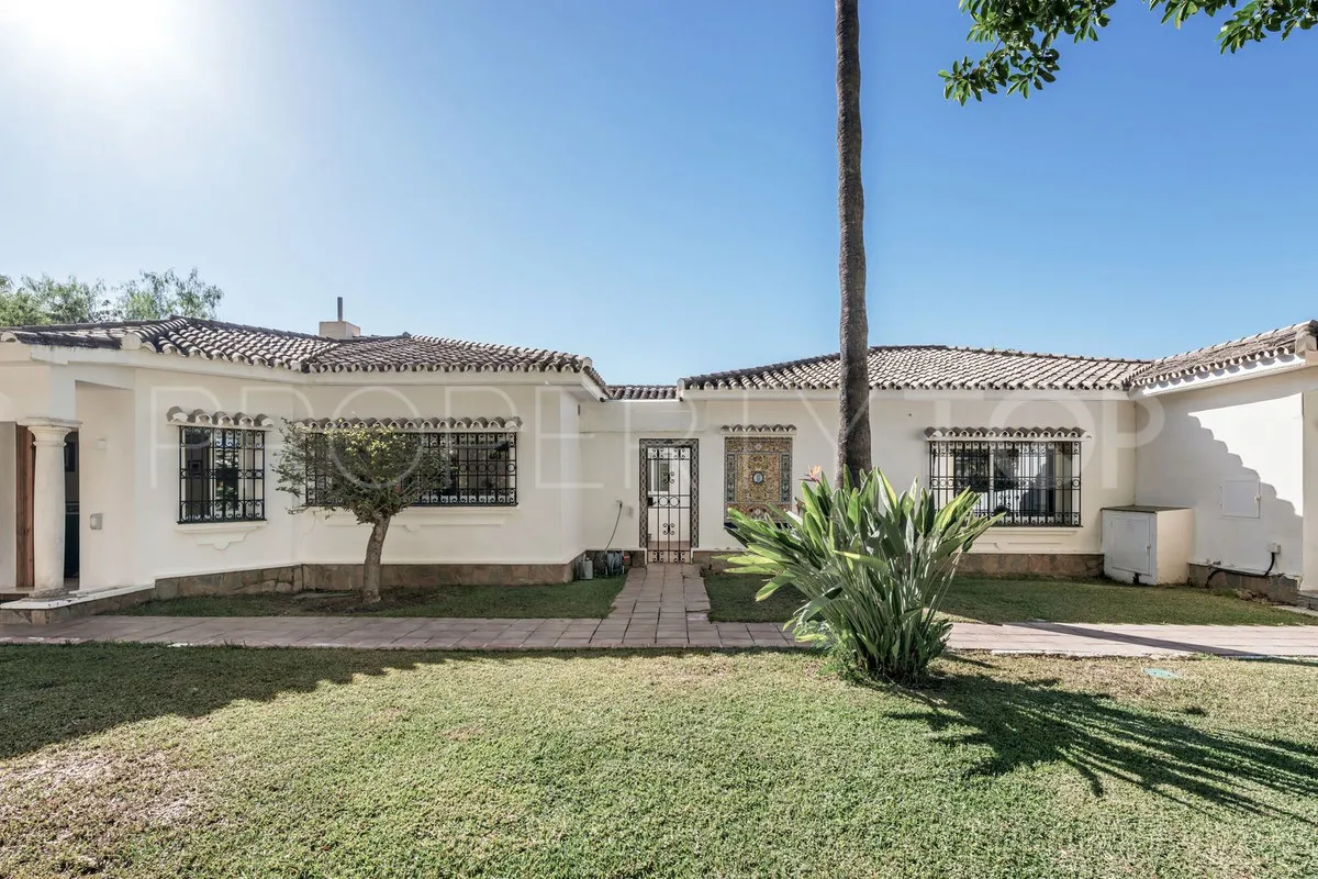 For sale villa in El Paraiso