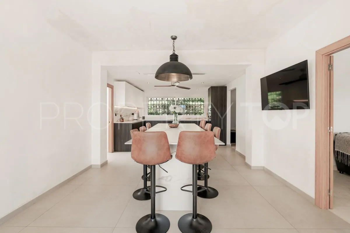 For sale villa in El Paraiso