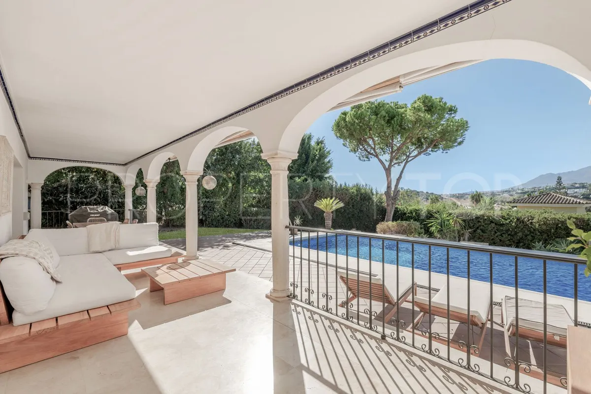 For sale villa in El Paraiso
