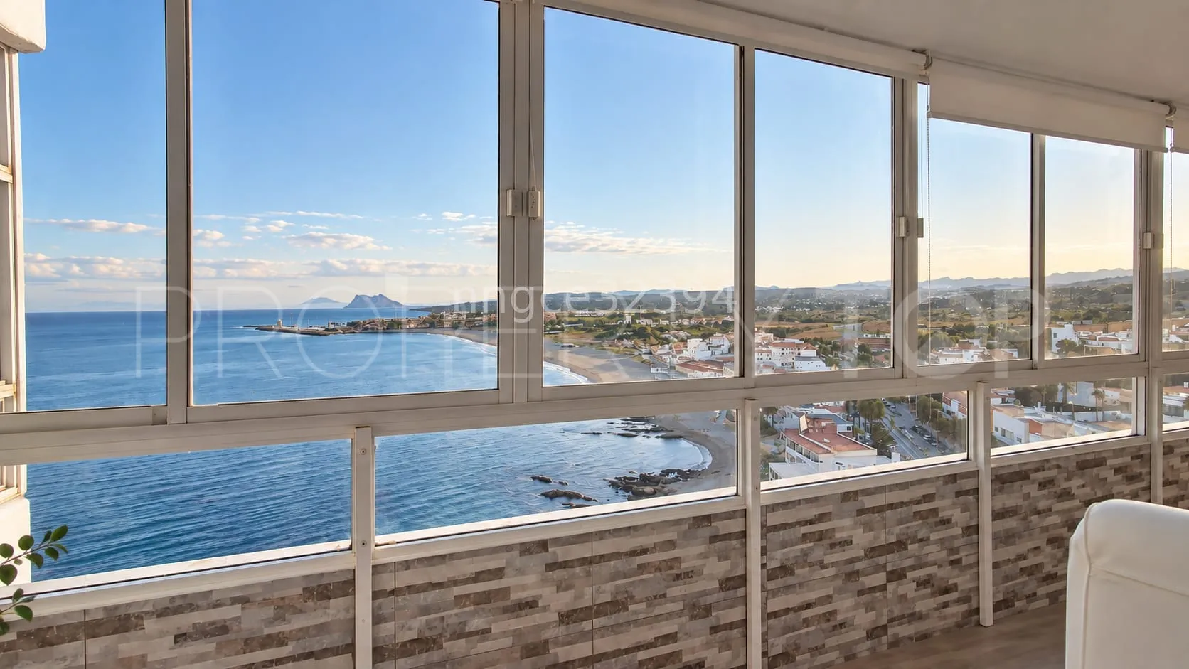 Apartamento en venta con 3 dormitorios en Torreguadiaro