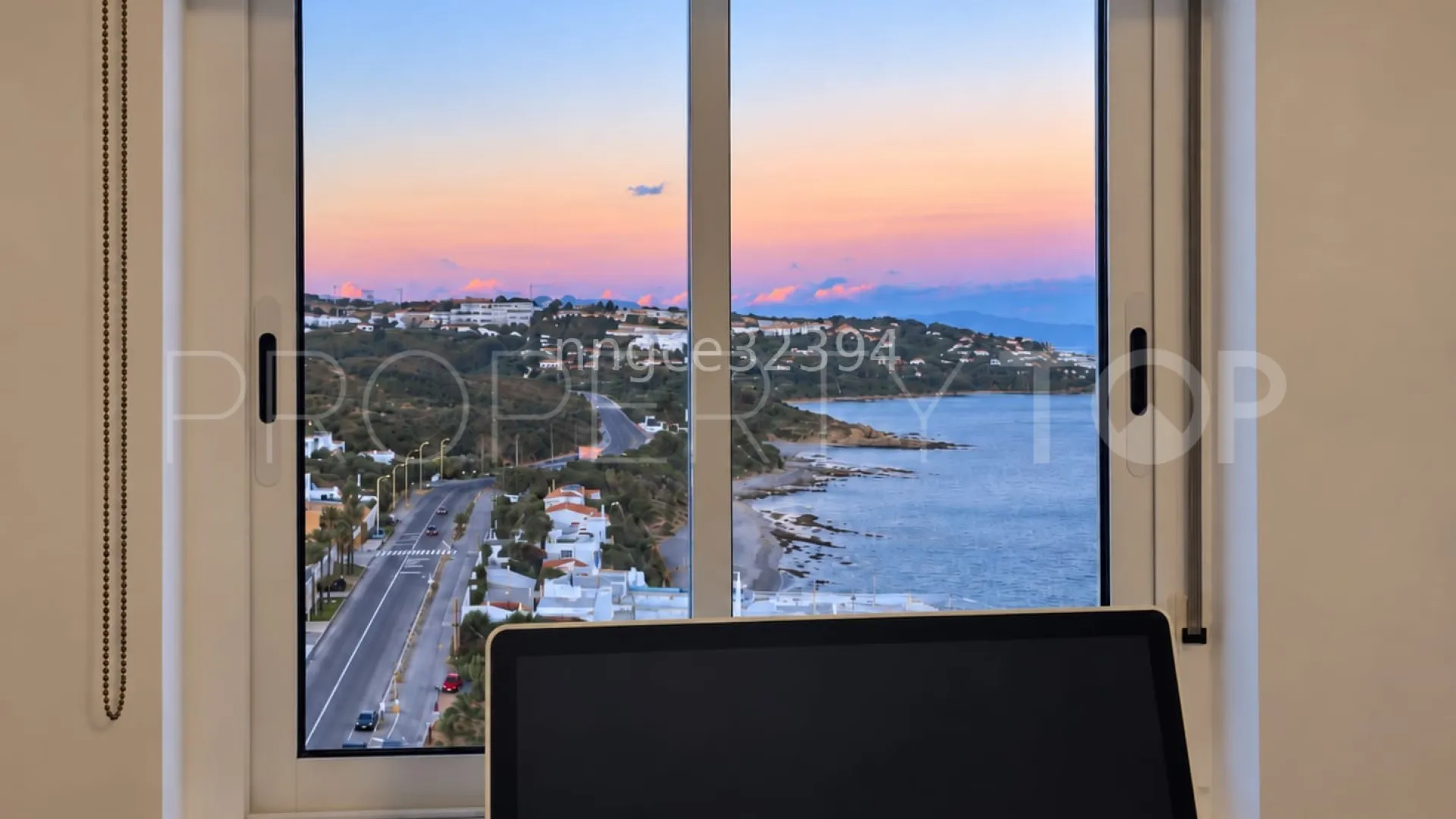 Apartamento en venta con 3 dormitorios en Torreguadiaro
