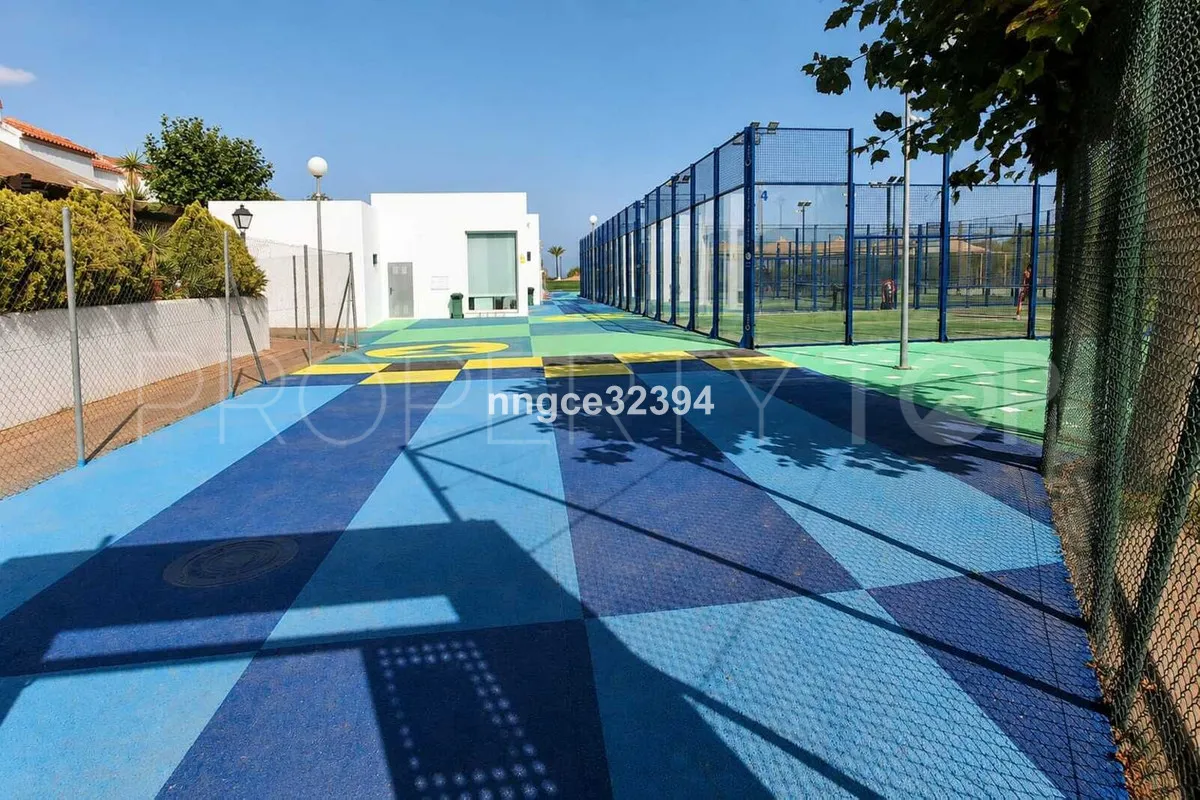 Se vende adosado de 3 dormitorios en Casares Playa
