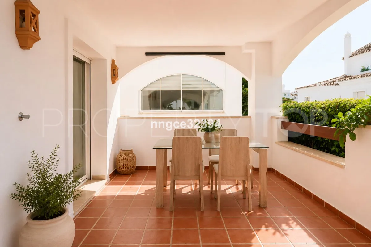 For sale 2 bedrooms ground floor apartment in Nueva Andalucia