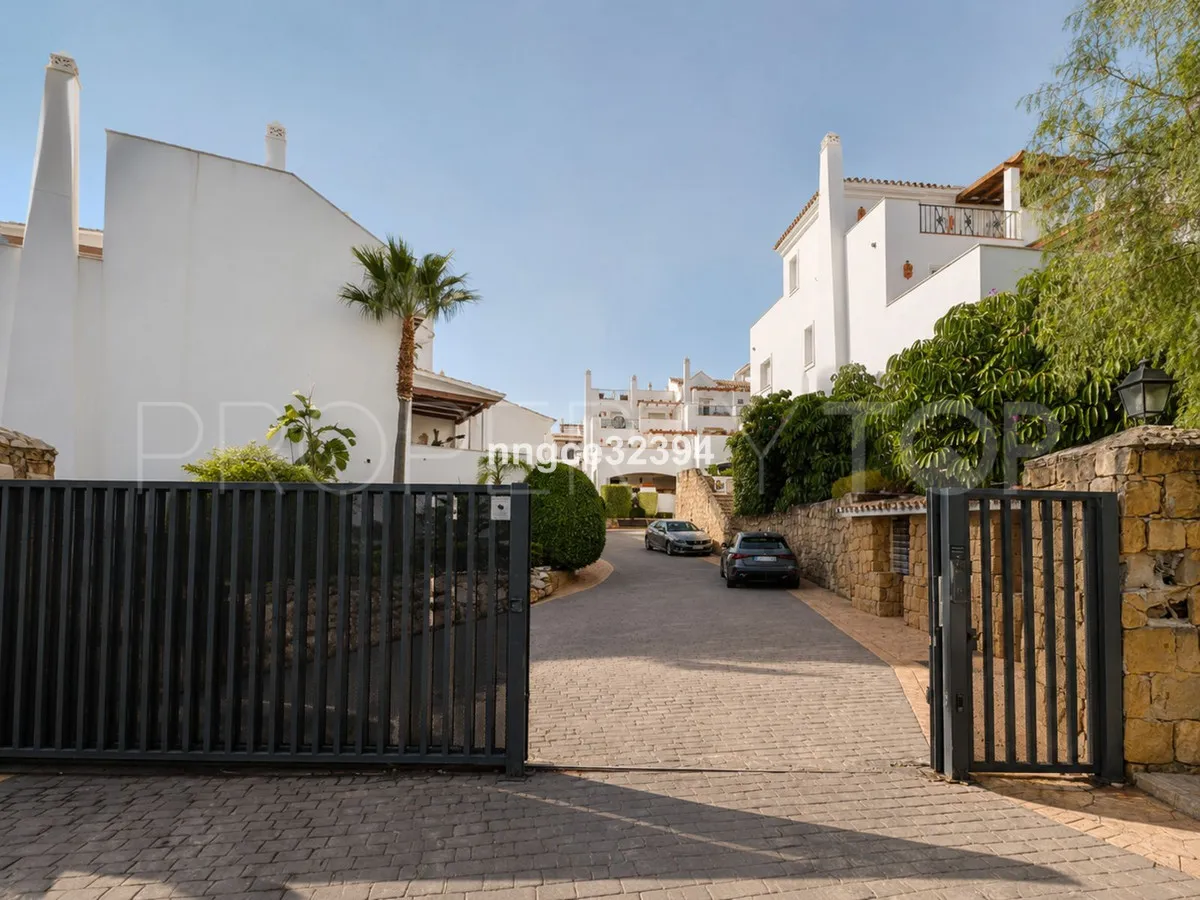 For sale 2 bedrooms ground floor apartment in Nueva Andalucia