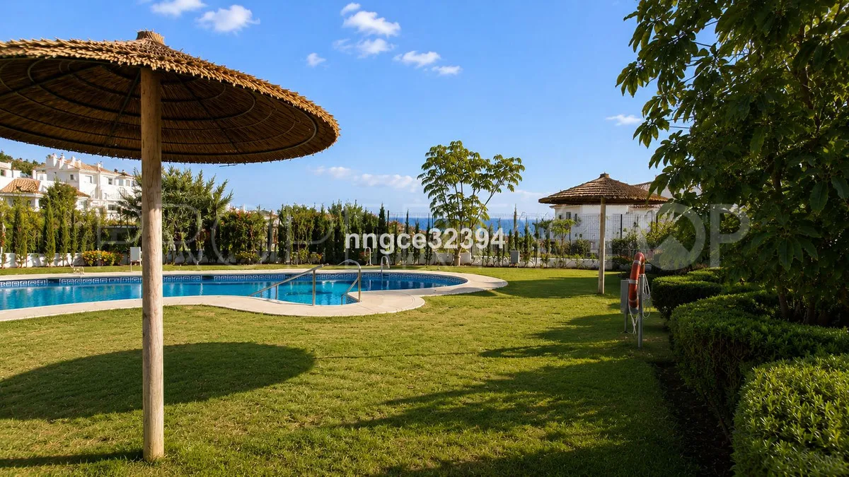 For sale 2 bedrooms ground floor apartment in Nueva Andalucia