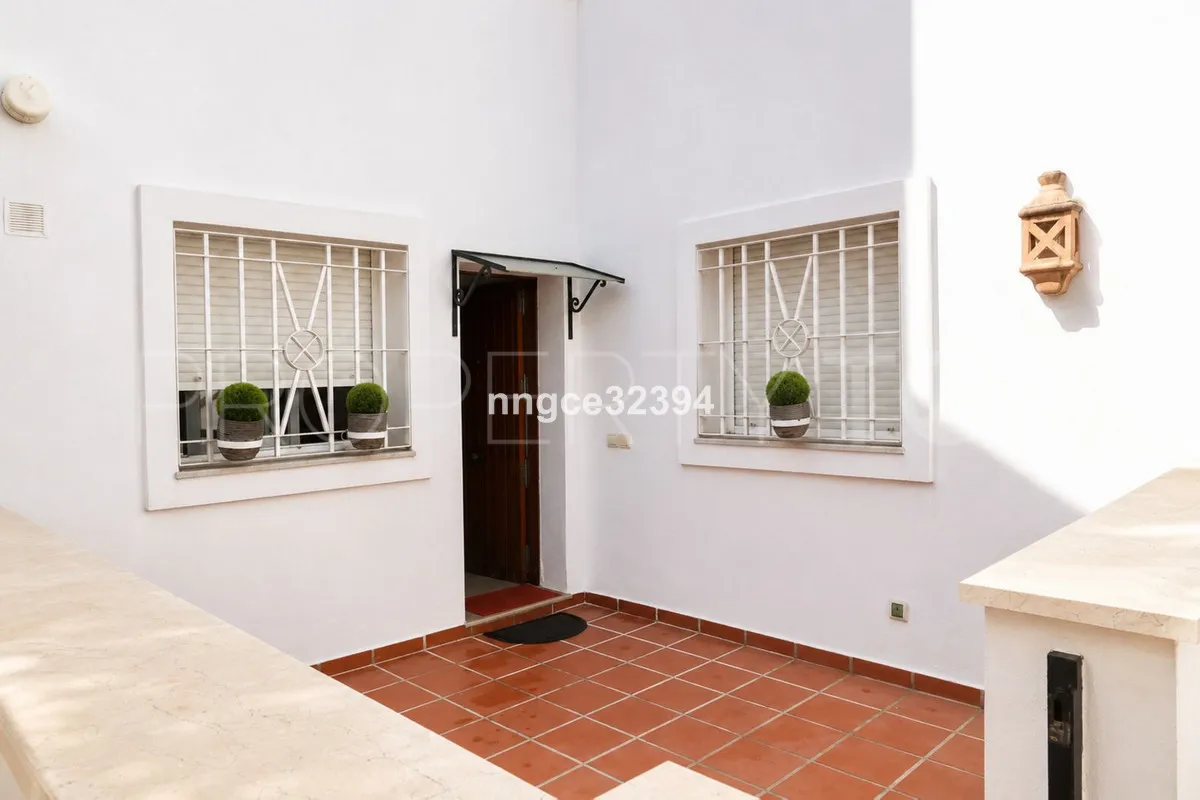 For sale 2 bedrooms ground floor apartment in Nueva Andalucia