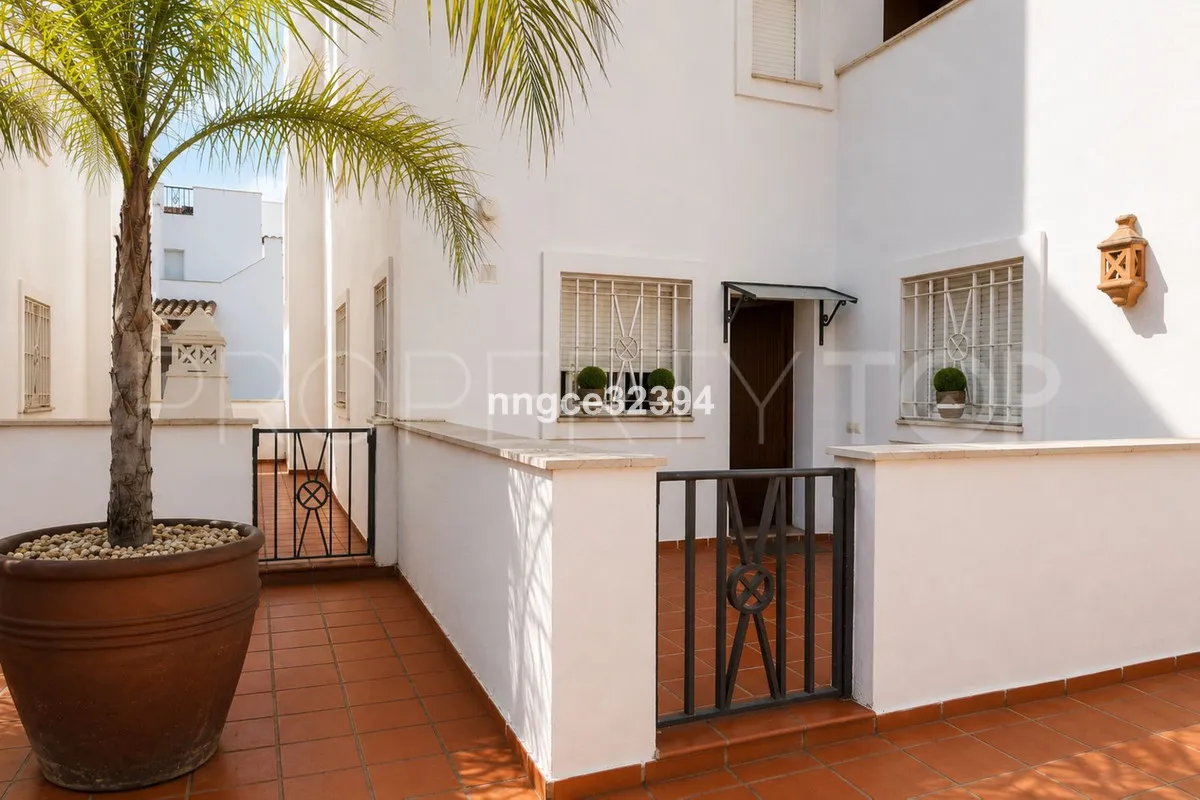 For sale 2 bedrooms ground floor apartment in Nueva Andalucia