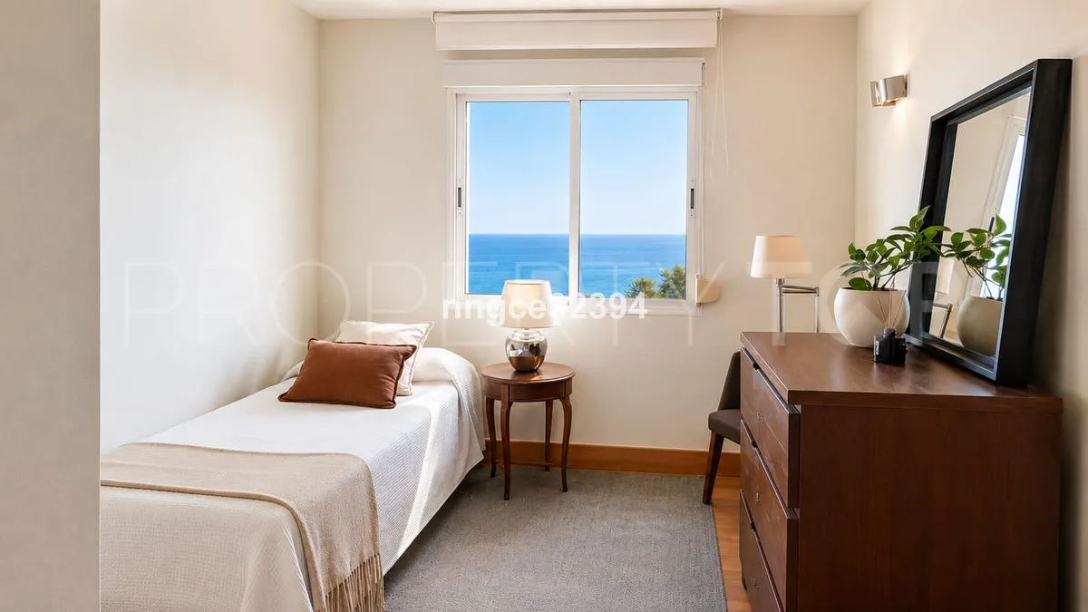 Penthouse with 3 bedrooms for sale in Estepona