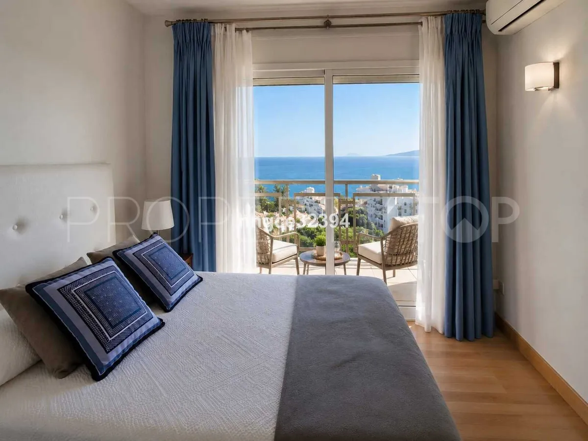 Penthouse with 3 bedrooms for sale in Estepona