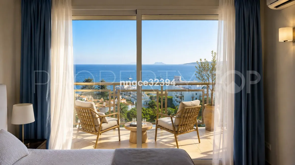 Penthouse with 3 bedrooms for sale in Estepona