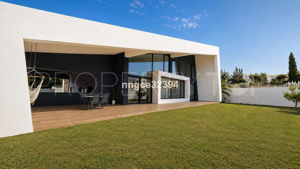 For sale villa with 5 bedrooms in New Golden Mile