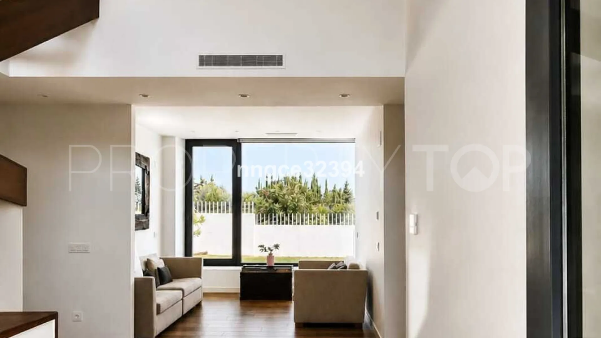 For sale villa with 5 bedrooms in New Golden Mile