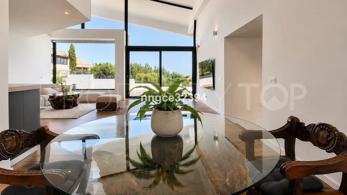 For sale villa with 5 bedrooms in New Golden Mile