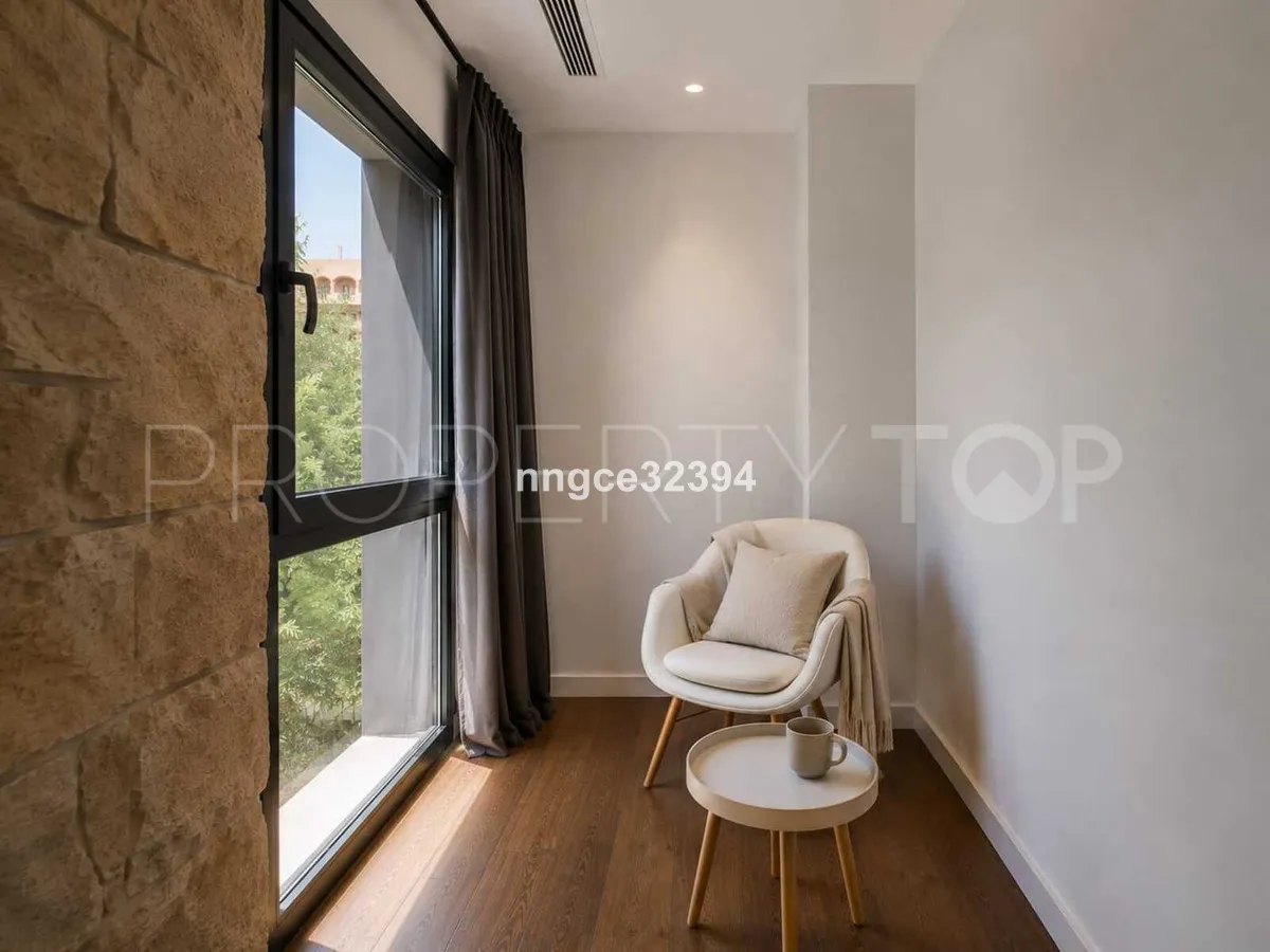 For sale villa with 5 bedrooms in New Golden Mile