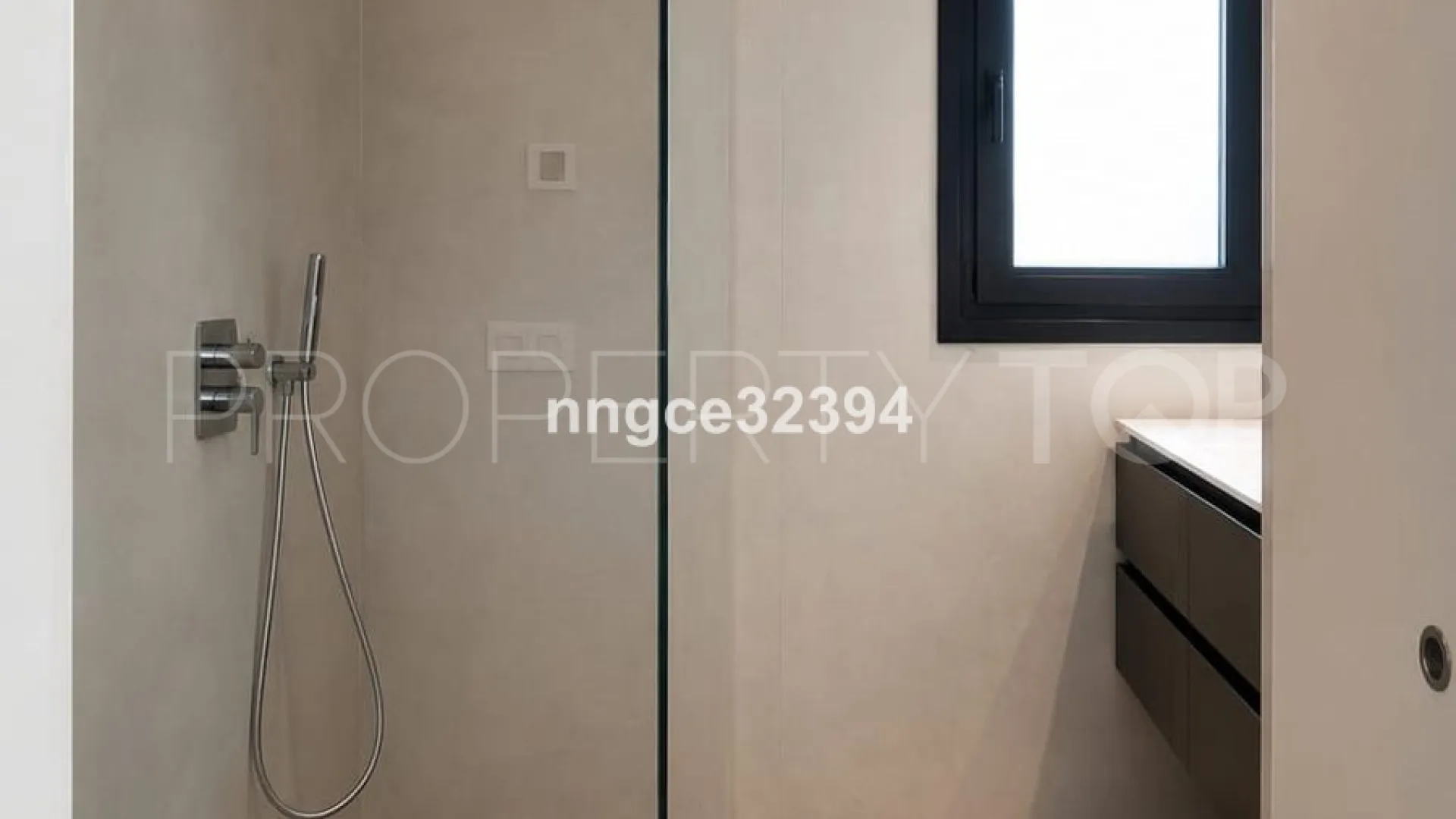For sale villa with 5 bedrooms in New Golden Mile