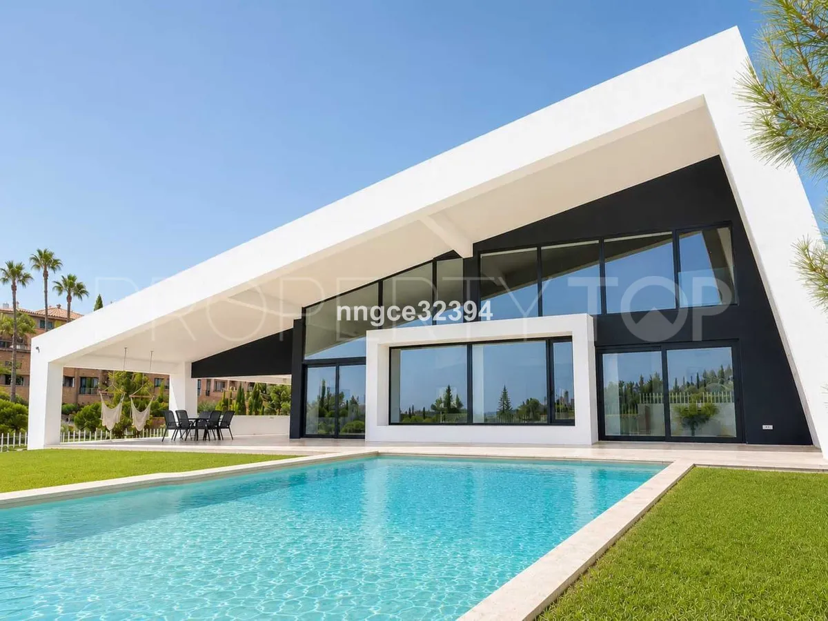 For sale villa with 5 bedrooms in New Golden Mile