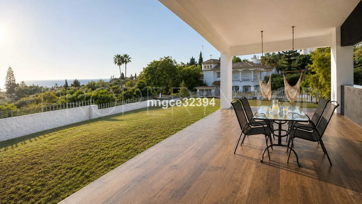 For sale villa with 5 bedrooms in New Golden Mile