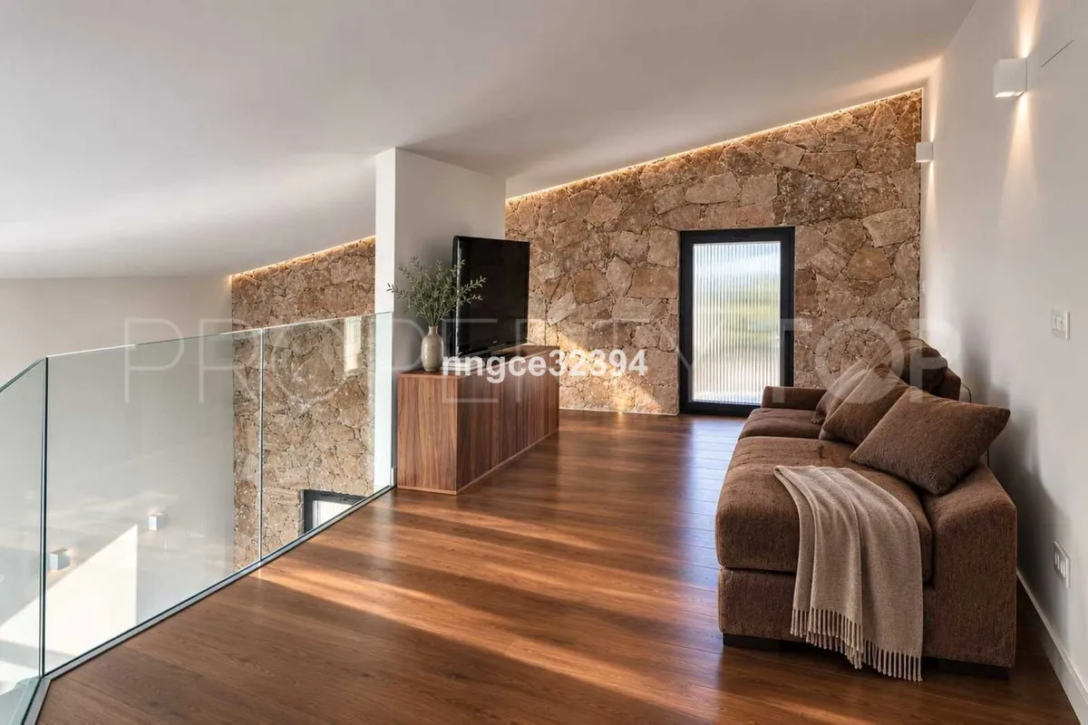 For sale villa with 5 bedrooms in New Golden Mile