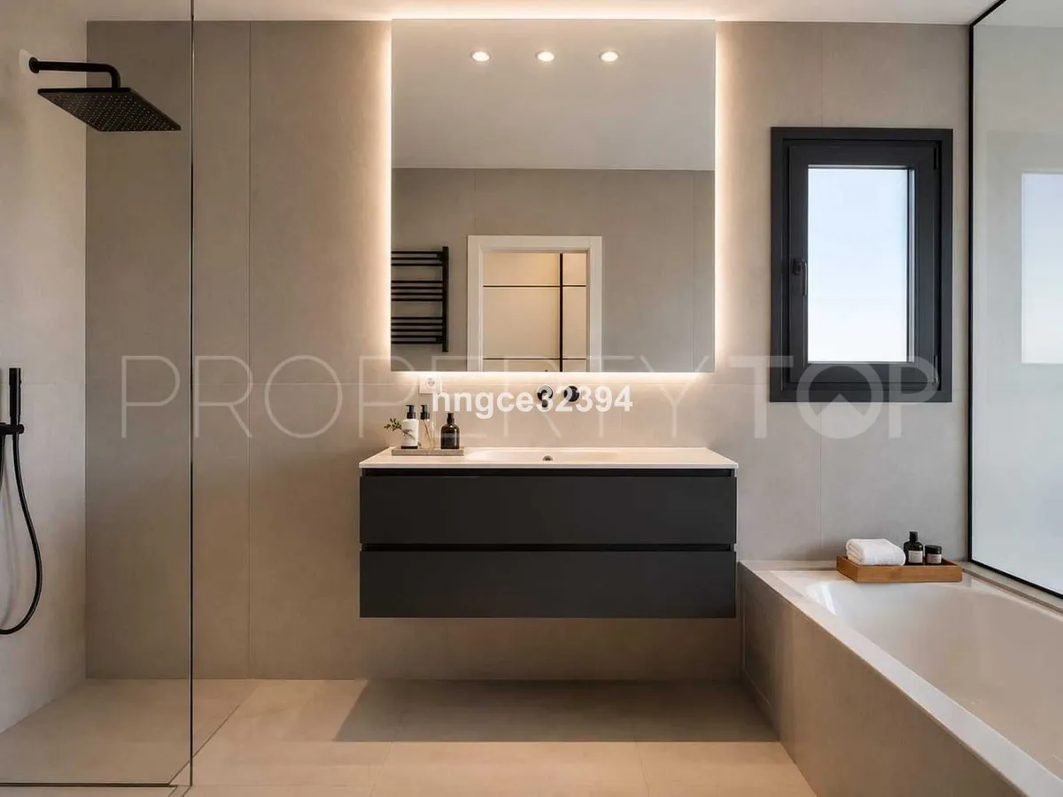 For sale villa with 5 bedrooms in New Golden Mile