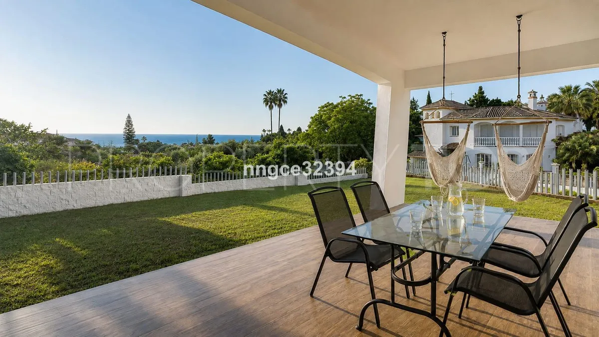 For sale villa with 5 bedrooms in New Golden Mile
