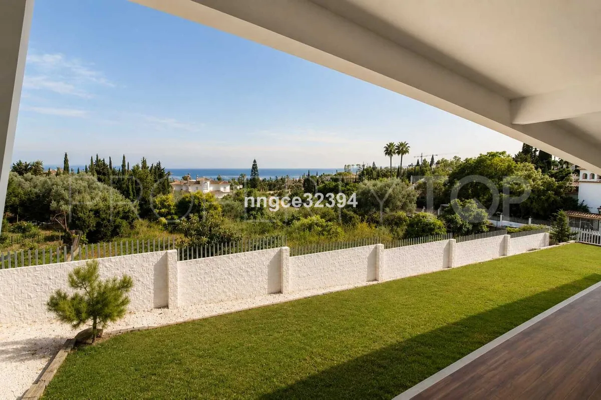 For sale villa with 5 bedrooms in New Golden Mile