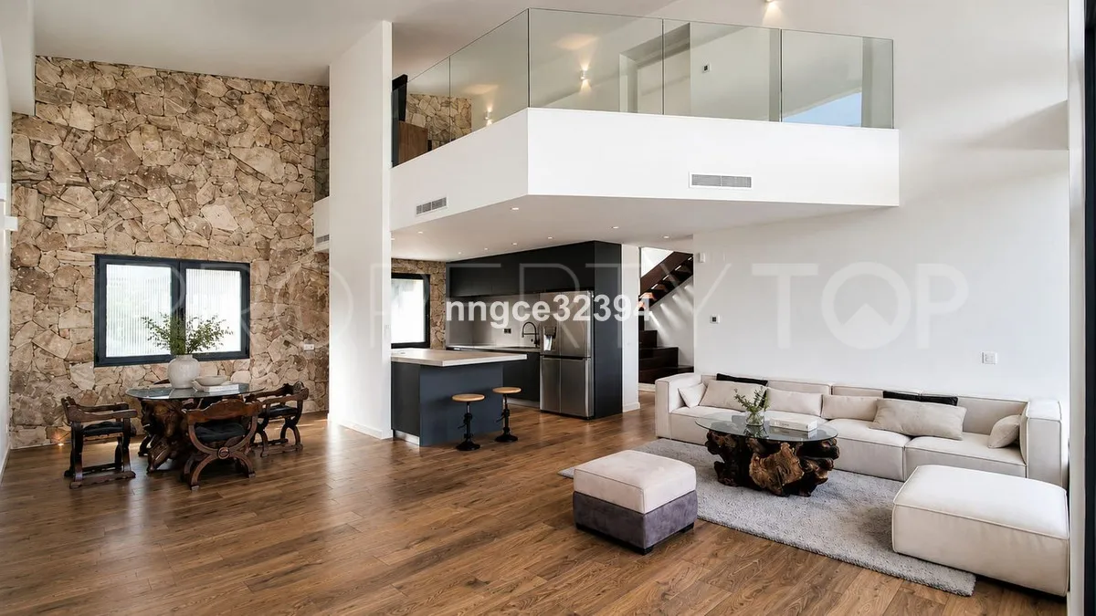 For sale villa with 5 bedrooms in New Golden Mile