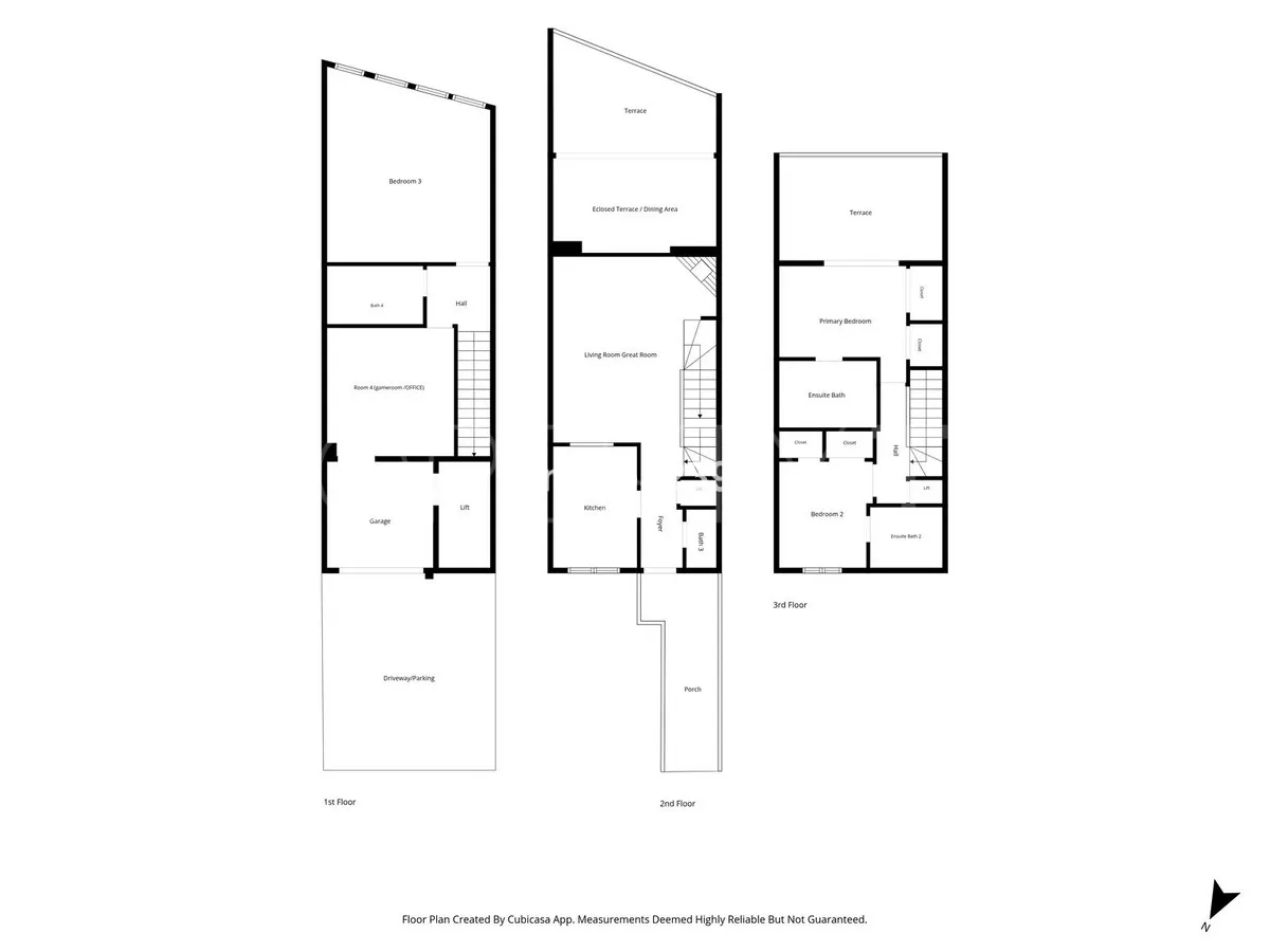 Town house in New Golden Mile for sale