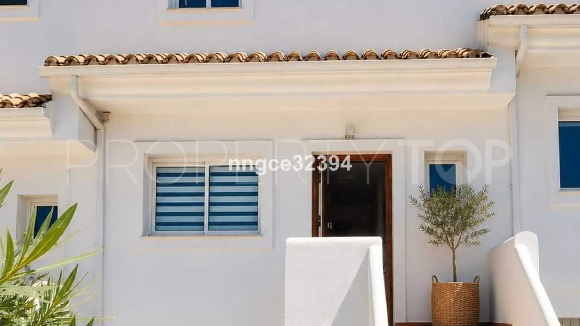 Town house in New Golden Mile for sale