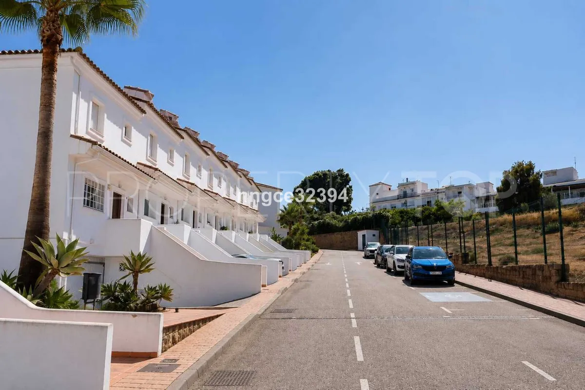 Town house in New Golden Mile for sale