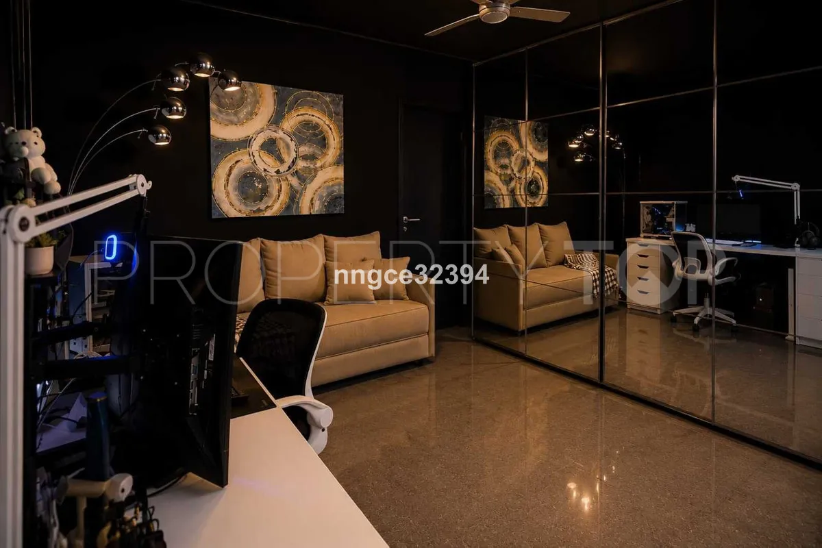 Town house in New Golden Mile for sale