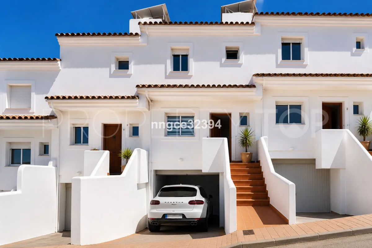 Town house in New Golden Mile for sale