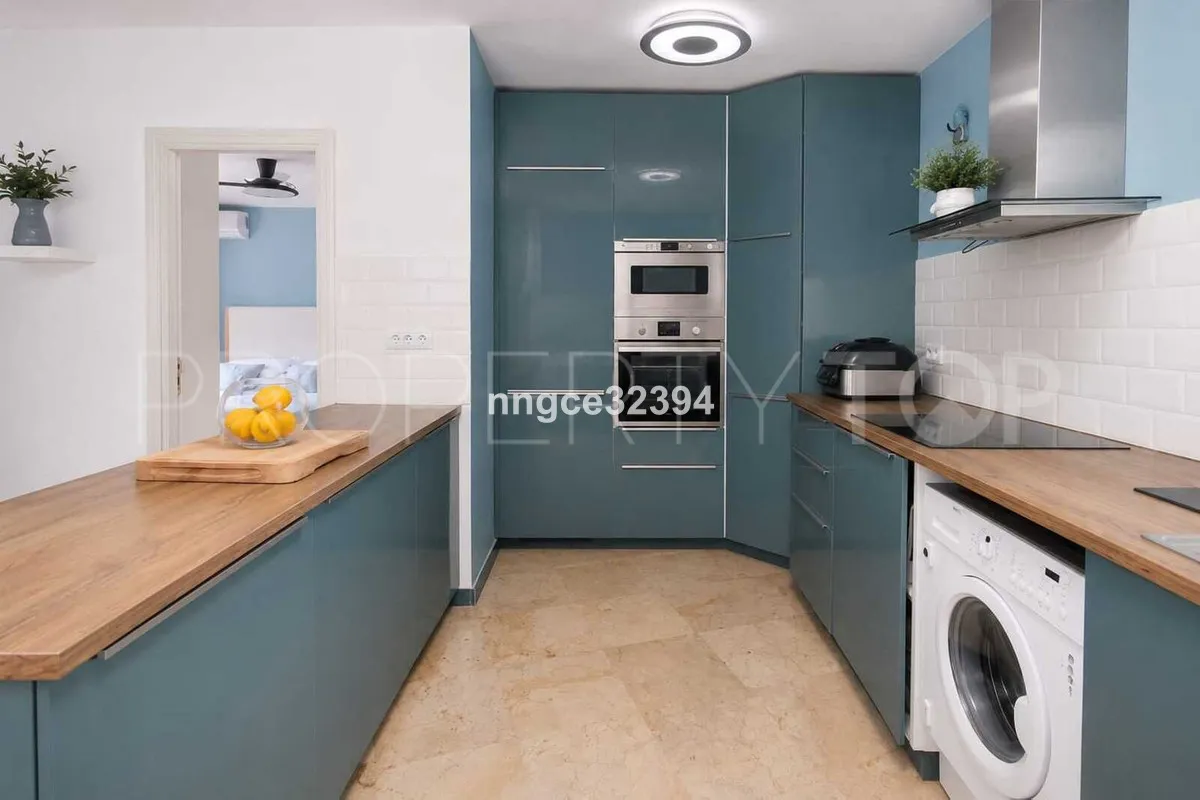 Penthouse with 5 bedrooms for sale in New Golden Mile