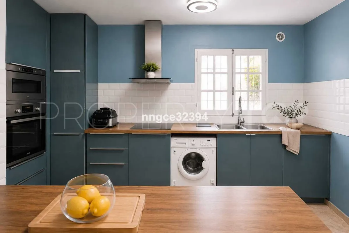 Penthouse with 5 bedrooms for sale in New Golden Mile