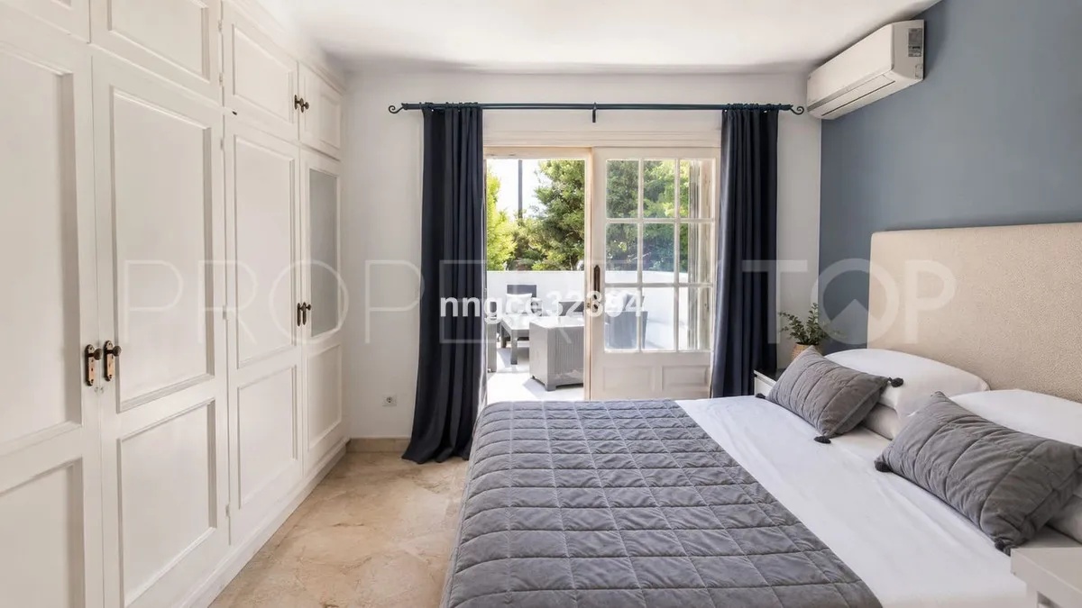 Penthouse with 5 bedrooms for sale in New Golden Mile