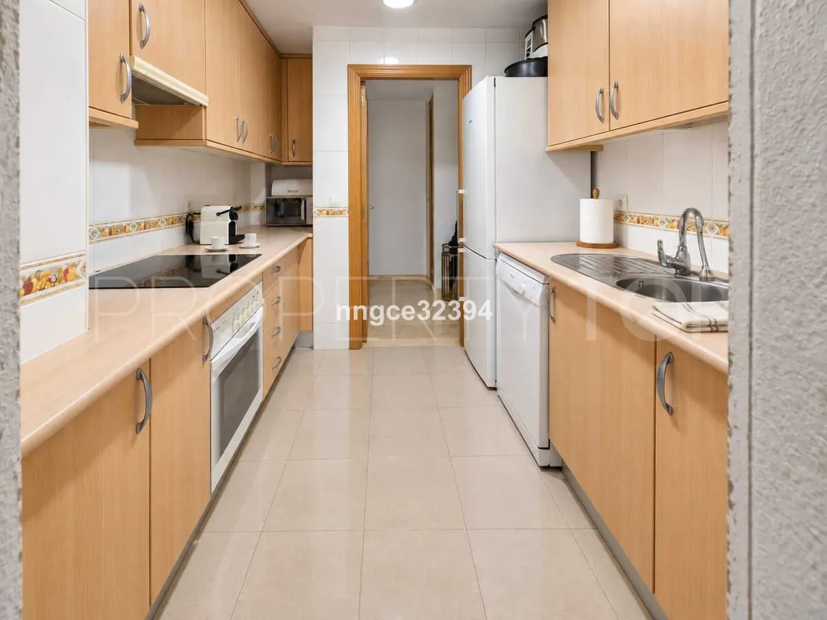 3 bedrooms ground floor apartment in Benahavis for sale