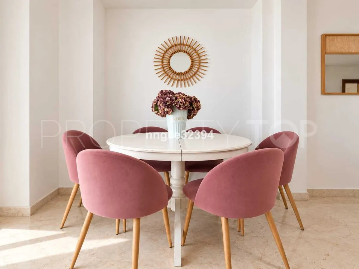 3 bedrooms ground floor apartment in Benahavis for sale